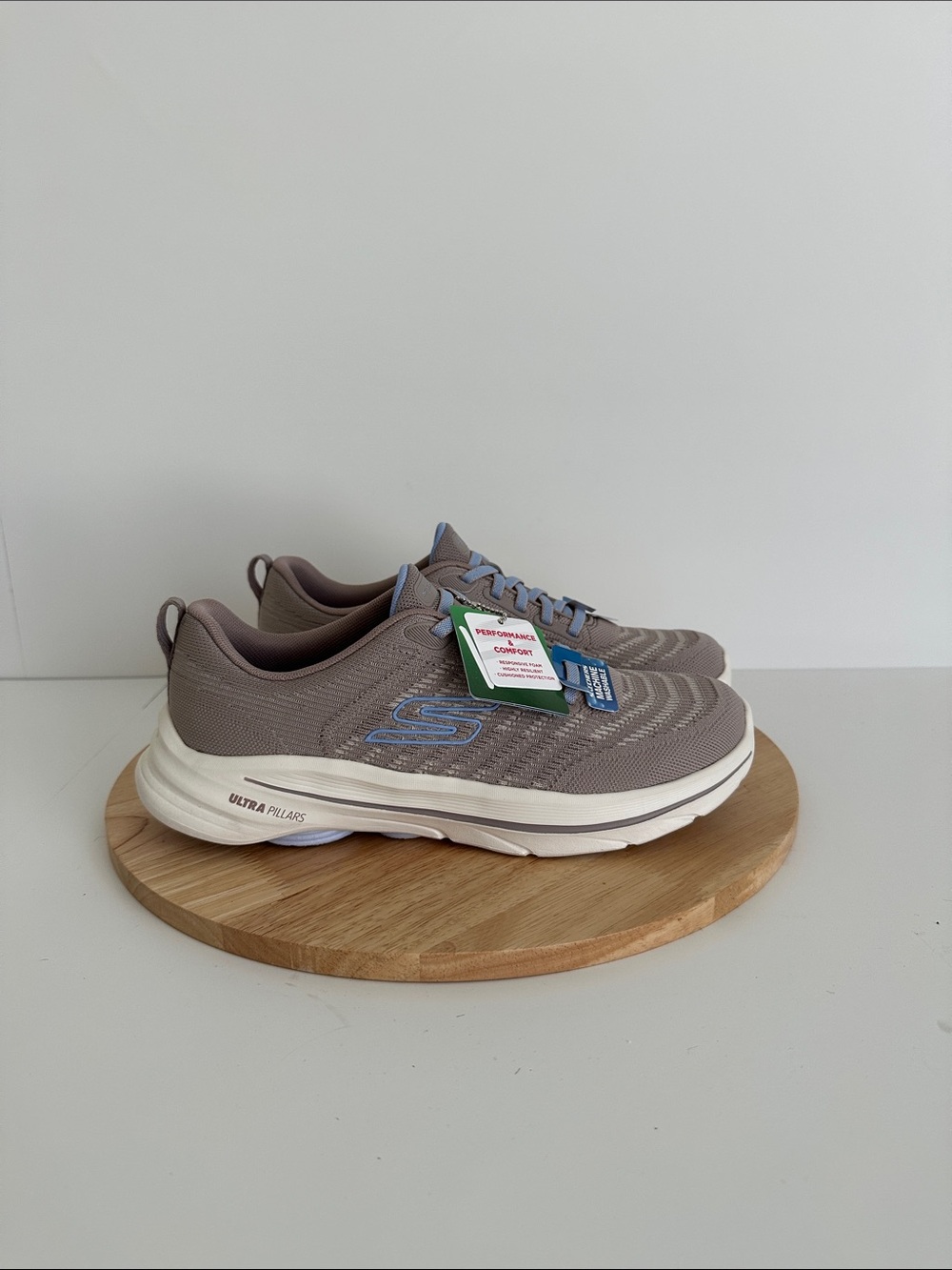 Skechers Go Walk 8 Britt Womens Slip-On Walking Shoes